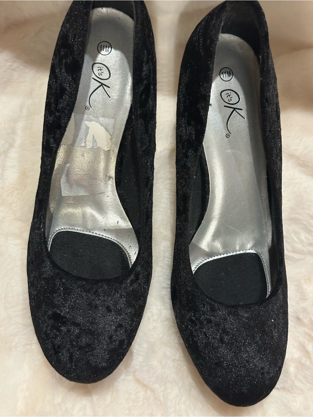 Black Velvet Women's Pumps